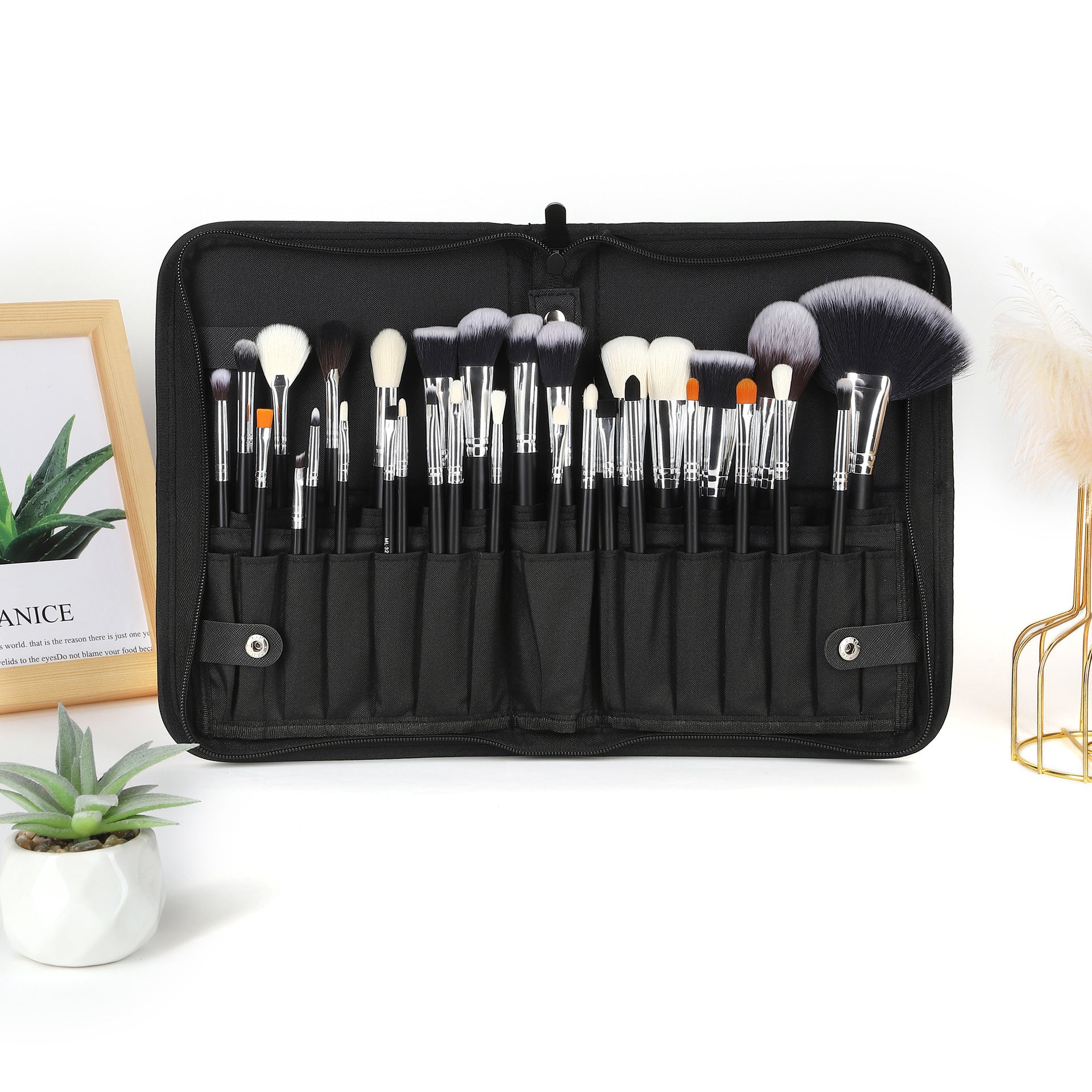 Cross-border Hot Sale Amazon Can Bulk 32 PCs Brush Suit Single Makeup Brush Leather Bag With Wooden Handle